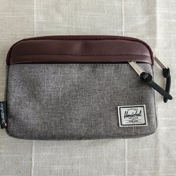 NWOT Herschel makeup bag - Picture 1 of 6